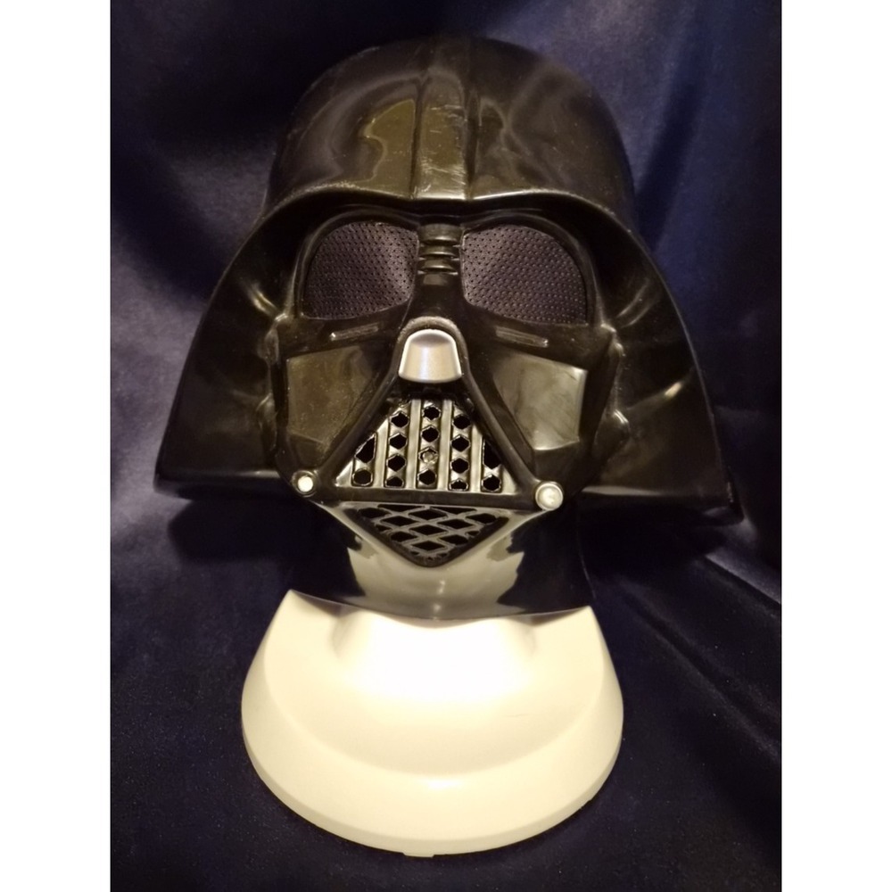 2017 Disney Store Darth Vader Sith Dark Lord Costume Mask.